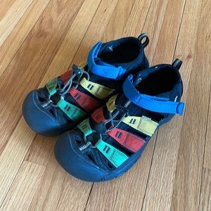 Multi colored Keen hiking sandals kids size 4